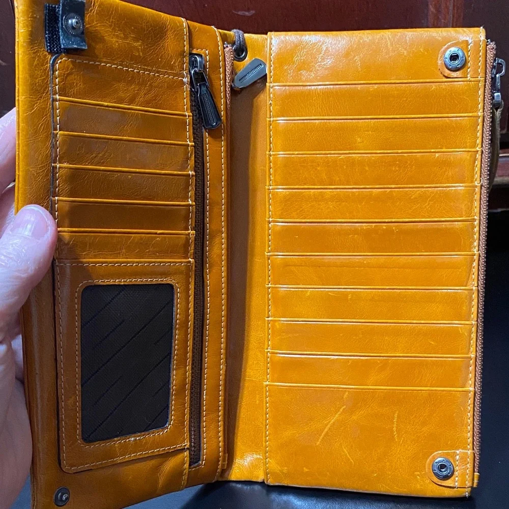 Vintage Leather Wristlet Wallet